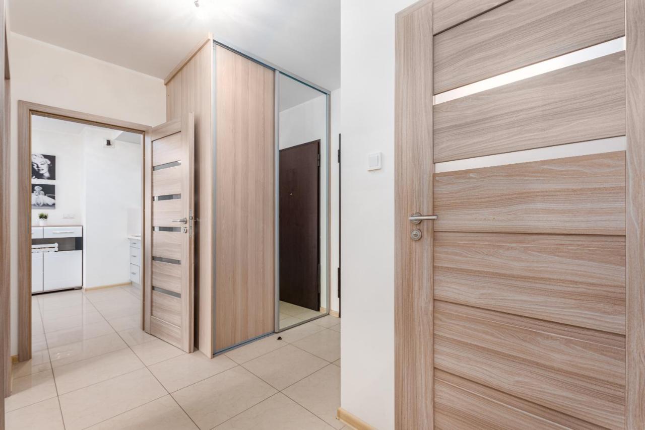 Al Krakowska 291A By Homeprime Варшава Екстериор снимка